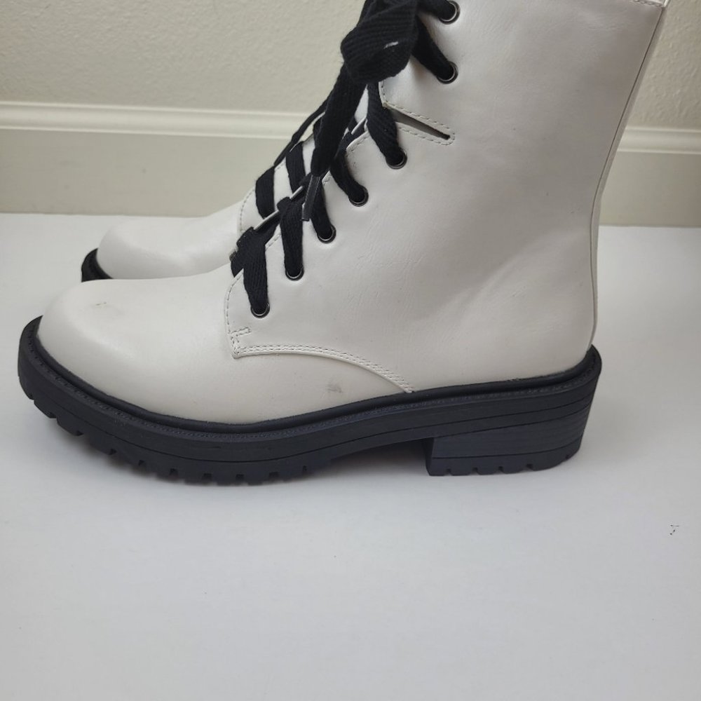 Madden girl Allie White combat boots, size 6.5 M